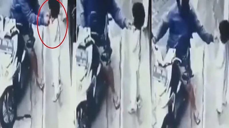 كاميرا مراقبة توثق تعدي عامل توصيل على طفلة وسرقة ذهبها