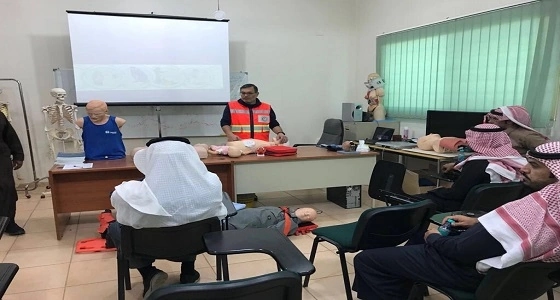 بالصور.. " الهلال الأحمر " تنفذ دورات تدريبية بحائل