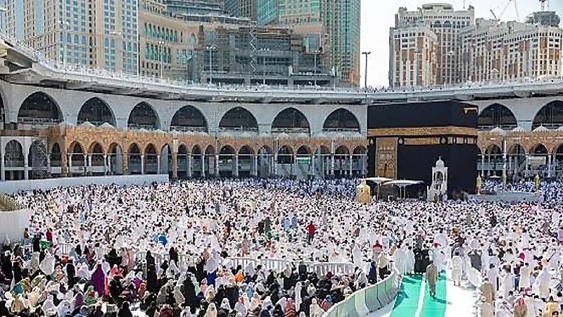 خطبتنا الجمعة من المسجد الحرام والمسجد النبوي