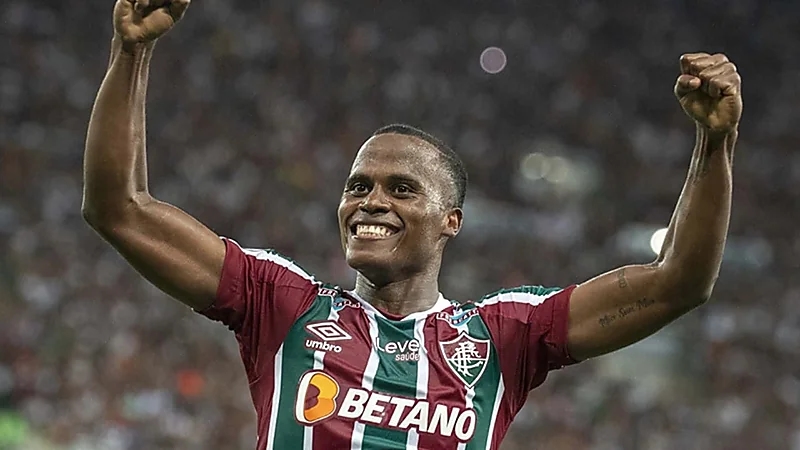 أندية أوروبية وسعودية تتنافس لضم جون أرياس