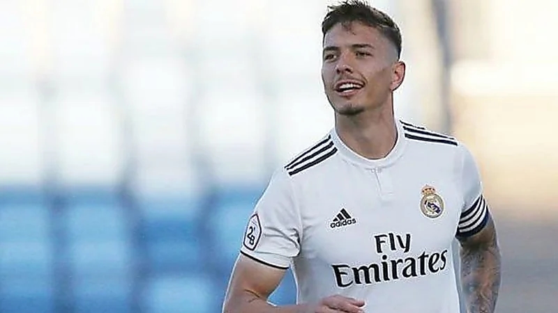 الشباب والخليج يسعيان لضم مدافع ريال مدريد السابق