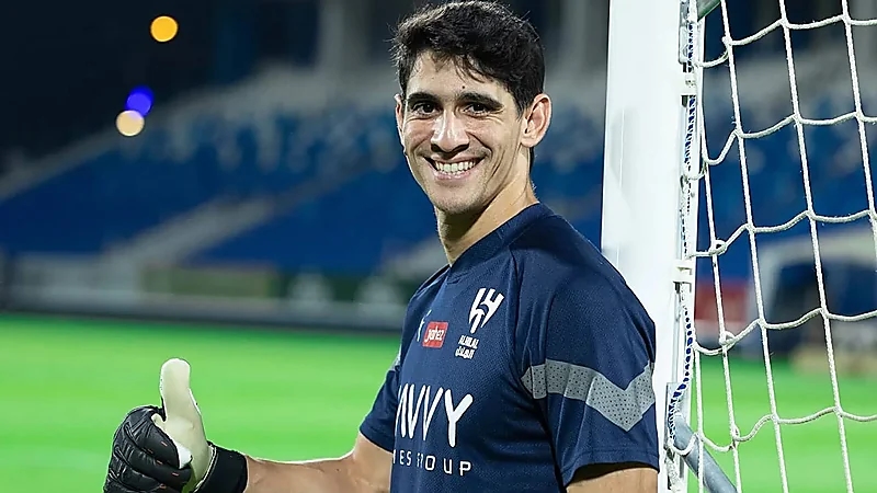 بونو يحسم موقفه من البقاء مع الهلال وسط اهتمام أوروبي