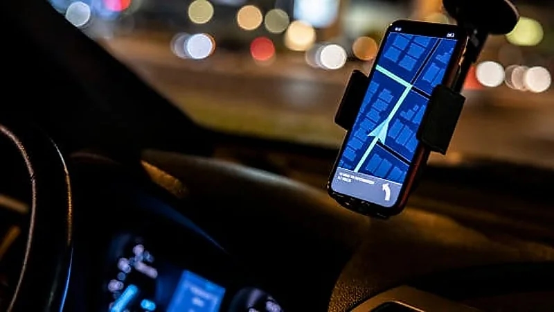 فتاة تنجو من محاولة اختطاف داخل سيارة تطبيق شهير