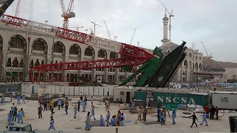 حكم نهائي ببراءة جميع المتهمين في قضية "رافعة الحرم"