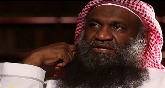 " الكلباني " يُلمح إلى حكم المصارعة في الإسلام