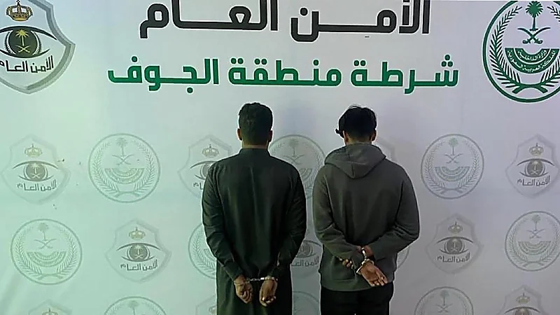 القبض على مواطنين لانتحالهما صفة غير صحيحة ومحاولة سلب عاملين بالجوف