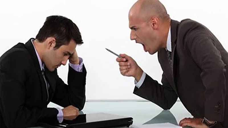 صفات سيئة يكرهها الموظفون في رؤساء العمل