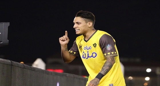 أحد يوقع مخالصة مالية مع البرازيلي إدواردو