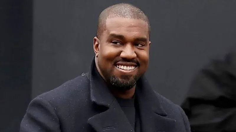 ‎كانييه ويست: مُنعت من السوبر بول بسبب سويفيت ولأنني سابق لعصري