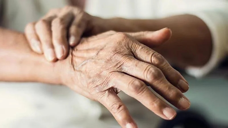 أبرز أسباب مرض الشلل الرعاش وأعراضه