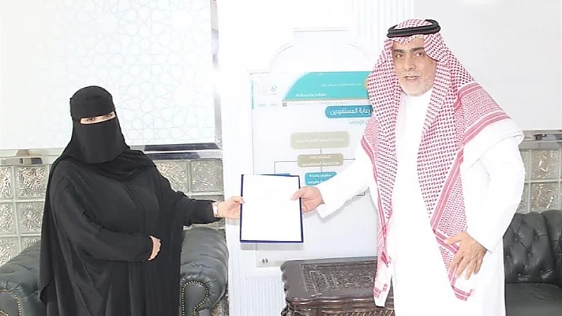 مساعدة إدارية تنقذ حياة طالب أثناء اليوم الدراسي في تبوك