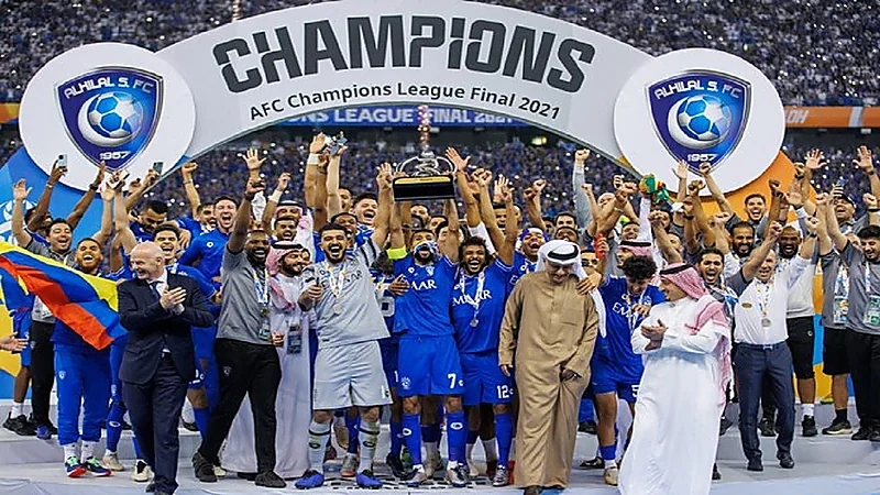 صحف فرنسية: تشكيلة الهلال خيالية وقريبًا سيضم نجوم