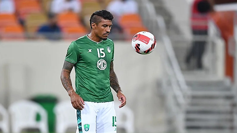 الأهلي ينهي علاقته بالبرازيلي "باولينهو"