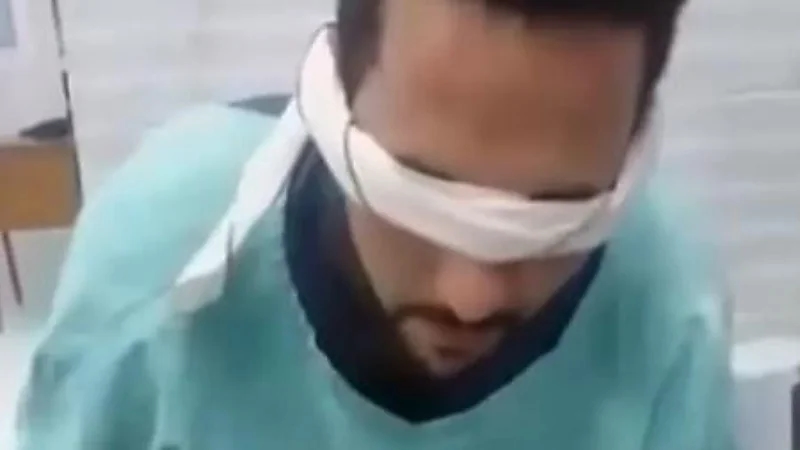 فيديو كارثي لممرض يراهن على حياة رضيع بتركيب كانيولا وهو معصوب العينين