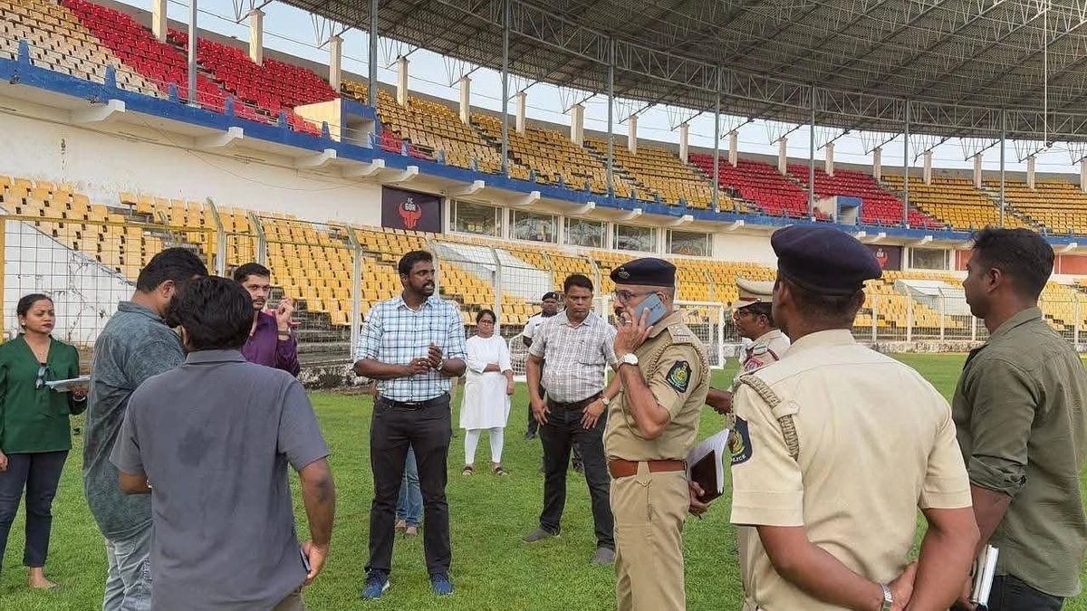 جولة تفقدية في ملعب فاتوردا قبل مواجهة النصر وغوا .. صور