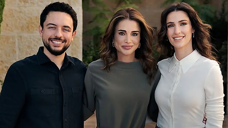 ولي العهد الأردني يحتفل بعيد ميلاد والدته الملكة رانيا برسالة دافئة