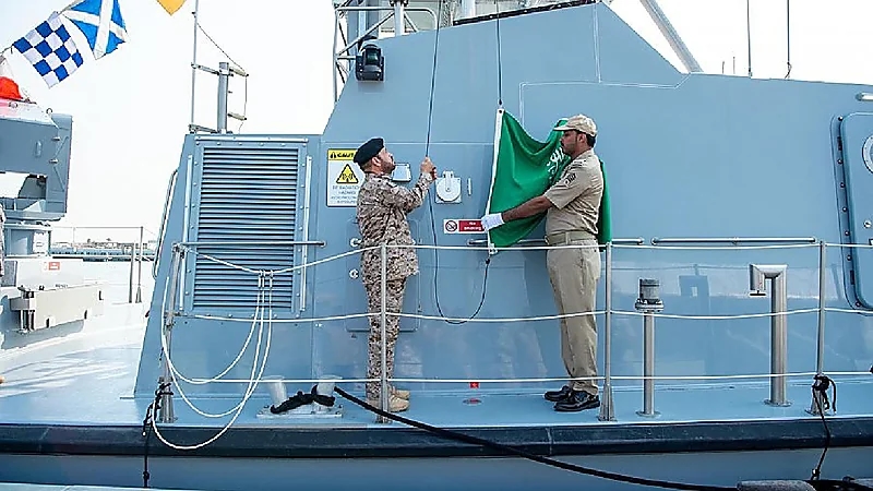 بالفيديو والصور.. القوات البحرية تدشن مجموعة من زوارق كواش الفرنسية في الأسطول الغربي