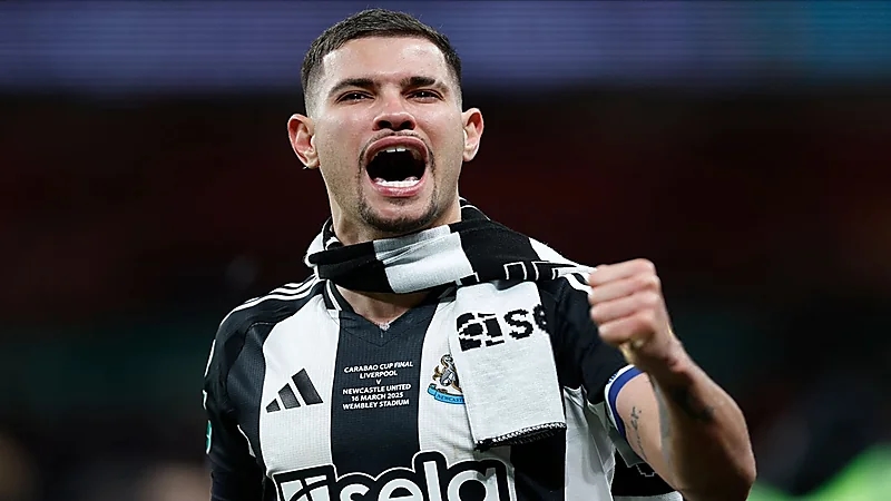 الهلال يضع نجم نيوكاسل خيارًا بديلاً لبرونو فيرنانديز