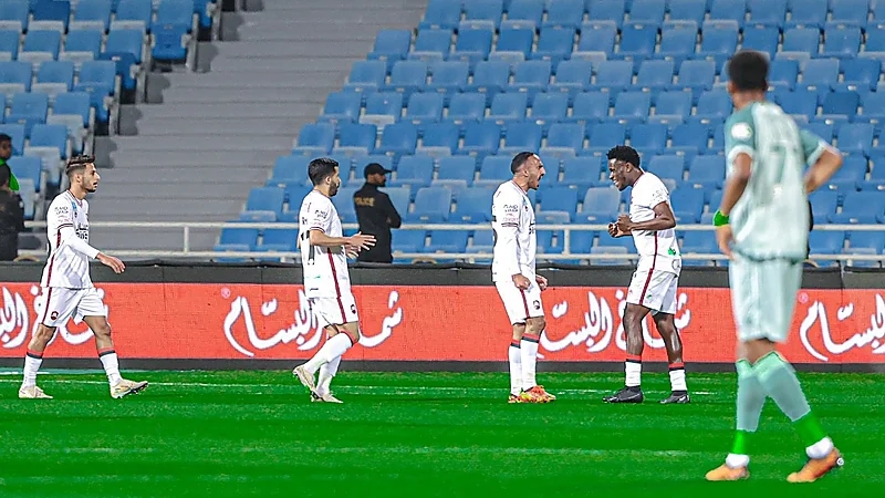 الرائد يحصل على اعتماد الرابطة لطقم فريقه ضد الرياض