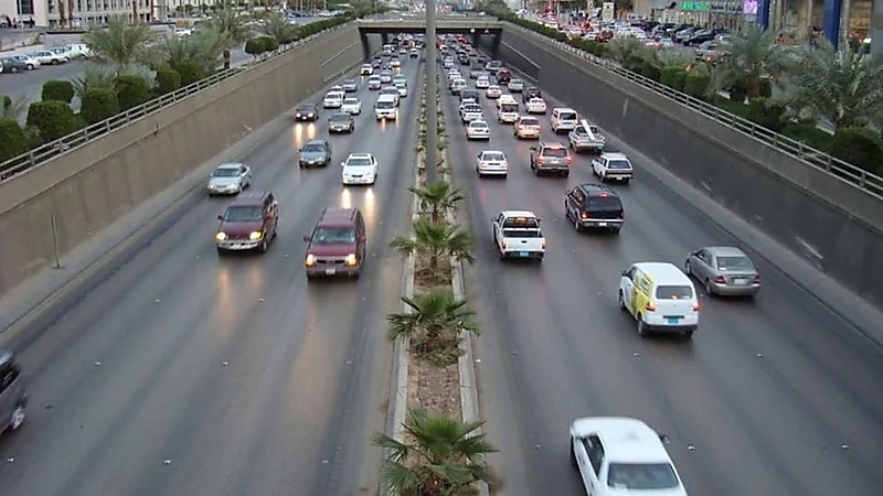 "مسؤول": التأمين على المركبات ثاني أكبر قطاع في السوق المحلي