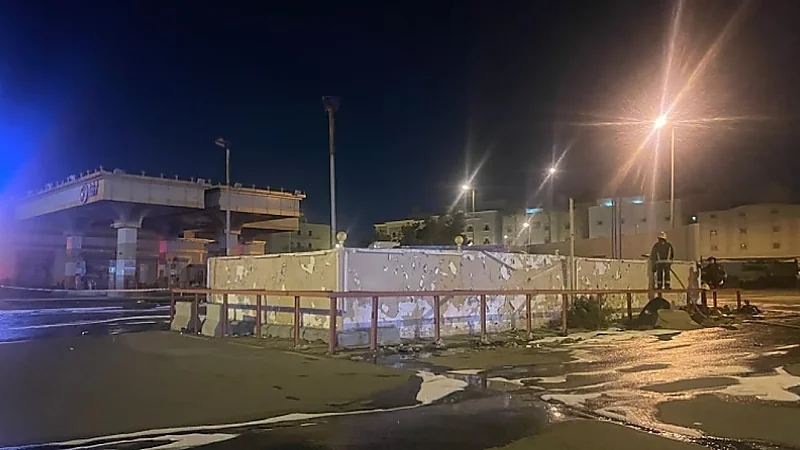 "مدني مكة" يخمد حريق في صهريج وقود بإحدى محطات حي المعيصم