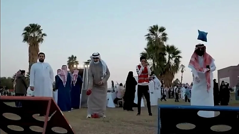 شاهد.. لقاء مسؤولي وزارة السياحة بعيداً عن الأجواء الرسمية
