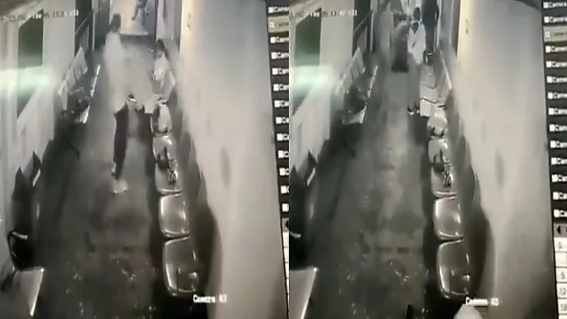 بالفيديو.. لحظة إلقاء رجل لزوجته في عرض البحر