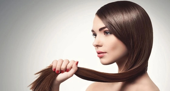 عادات يومية تقومين بها تضر بشعرك.. احذريها