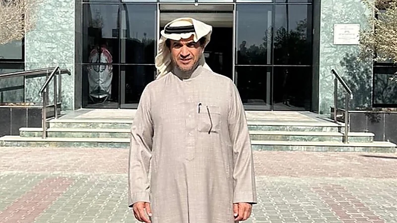 رئيس نادي الشباب السابق يحصل على درجة البكالوريوس في القانون