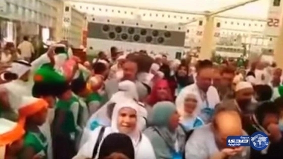 بالورود والأهازيج ..استقبال أهالي المدينة المنورة للحجاج"فيديو"