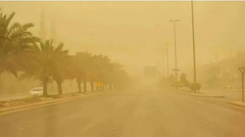 بالفيديو.. «الأرصاد»: استمرار العوالق الترابية على الرياض والشرقية والمناطق الجنوبية