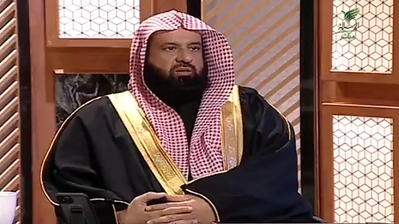 بالفيديو.. حكم طلب المرأة الطلاق من زوجها لأنه لا يصلي