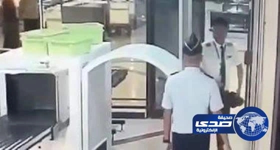 بالفيديو..طرد طيار إندونيسي في حالة سكر قبل  قيادته الطائرة