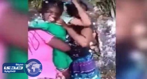 بالفيديو..لحظة إخراج " مسَ شيطاني " من جسد  فتاة!