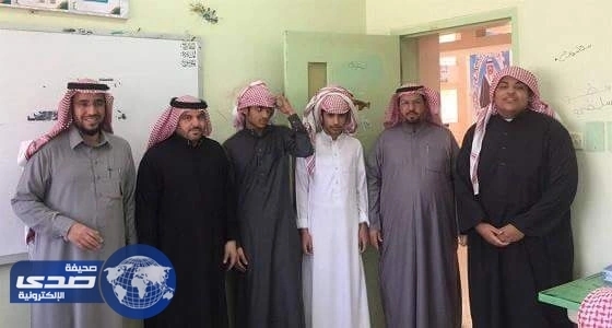 مواطن يهدي 3 طلاب "تقويم أسنان" لانقاذهم ابنه من حالة إغماء برفحاء