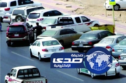 " مرور الرياض " يلقي القبض على مفحط أمام مدرسة أهلية