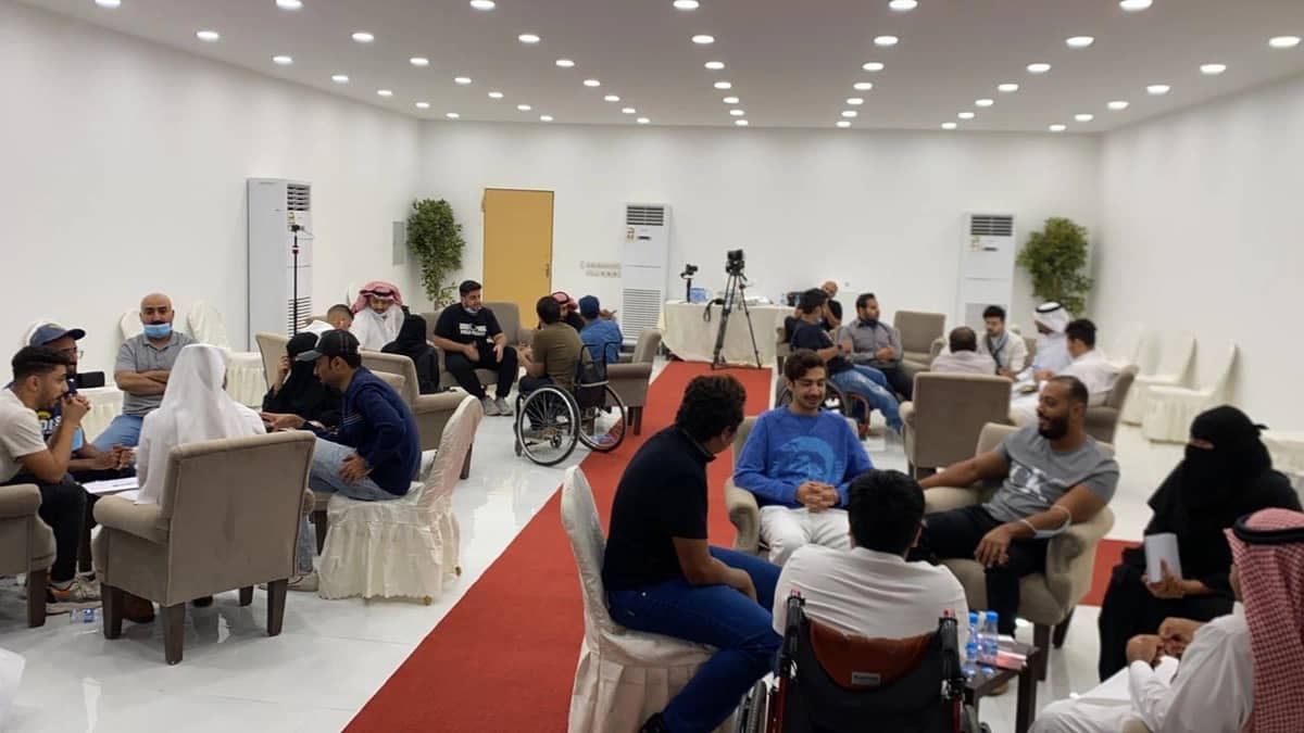 شاهد.. مذيع لمتصل:" لا تفكر في ميراث وأموال والدك وكفاية عقوق "