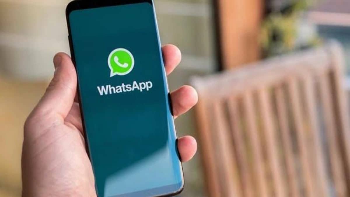 شاهد.. شخص يتباهى بإطلاق وابل من الأعيرة النارية داخل حي سكني في الرياض