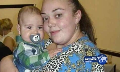 بالفيديو.. رد فعل صادم لطفل صغير أصيب والده بالخوف فوق جسر زجاجي