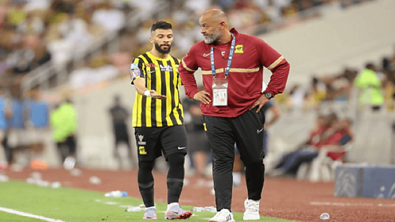 خلافات جديدة بين "العبود" وسانتو