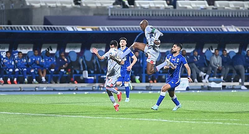 بالفيديو والصور .. الهلال يخسر أمام الفيحاء بهدف نظيف