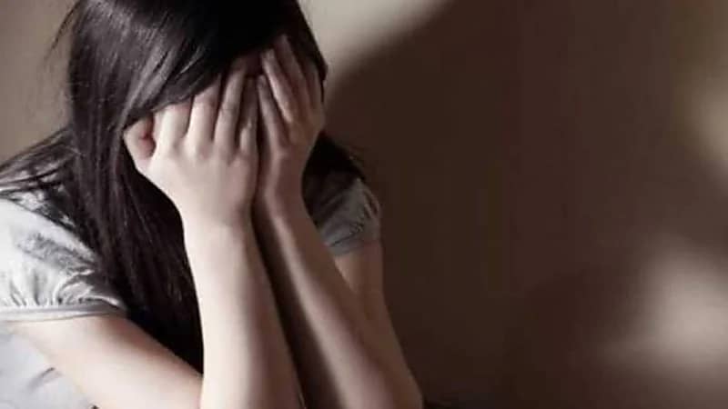 3 أشخاص يغتصبون فتاة معاقة 