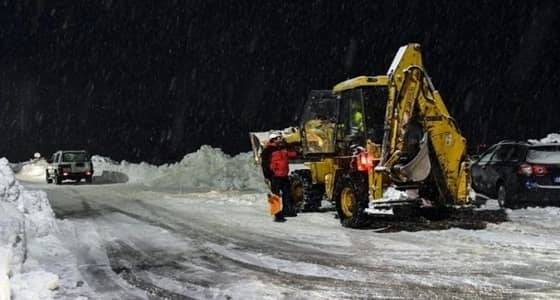 انهيار ثلجي يتسبب في مقتل عددا من الأشخاص وسط إيطاليا