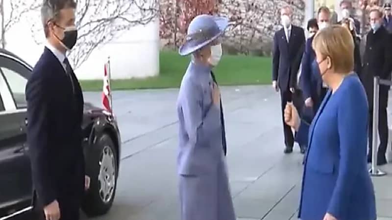 استشاري يوجه نصيحة هامة للحماية من الإصابة بفيروس كورونا "فيديو"