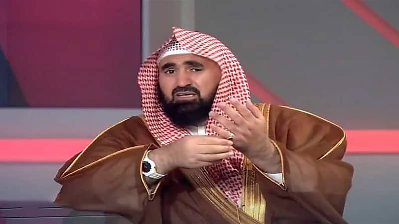 شاهد.. قصة راقٍ يبيع "جركل أخضر" بـ 22 ألف ريال لعلاج ابن أحد المسؤولين