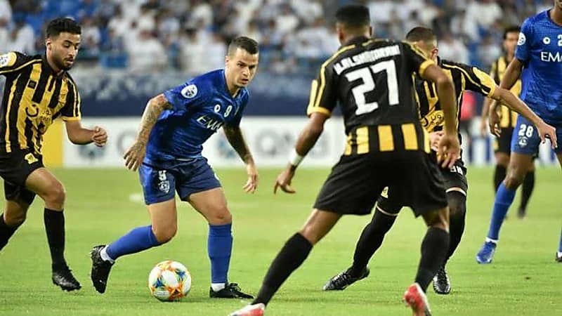 الاتحاد يفاجئ لاعبيه بقرار جديد قبل كلاسيكو الهلال 
