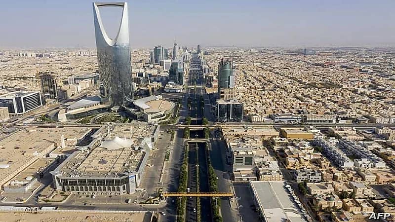 بالفيديو..الأميرة وطفة آل سعود تصل للمركز الأول في مضمار الفروسية