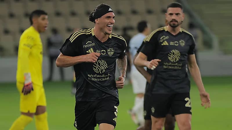 برشلونة يتوج بكأس السوبر الإسباني .. فيديو وصور