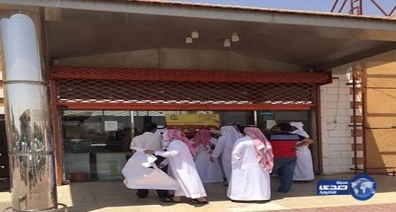 أمانة الجوف تغلق مركزًا تجاريًا بسكاكا والسبب وجود قوارض وحشرات