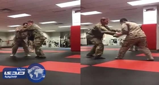 بالفيديو.. رد فعل مثير من جندي سعودي يقهر فرد بالمارينز الأمريكي ويخلع كتفه